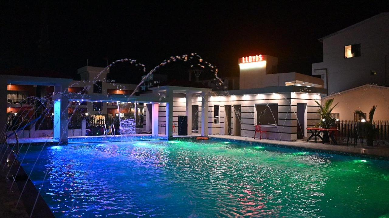 Moon Star Beach Resort 만다르모니 외부 사진