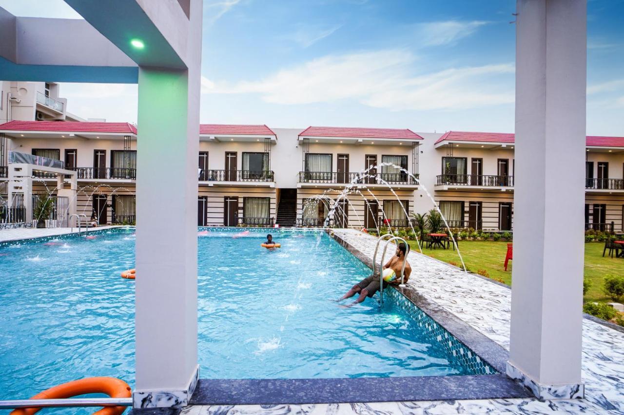 Moon Star Beach Resort 만다르모니 외부 사진